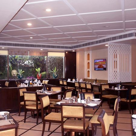 La Place Sarovar Portico Lucknow Zewnętrze zdjęcie