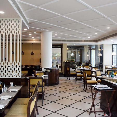 La Place Sarovar Portico Lucknow Zewnętrze zdjęcie