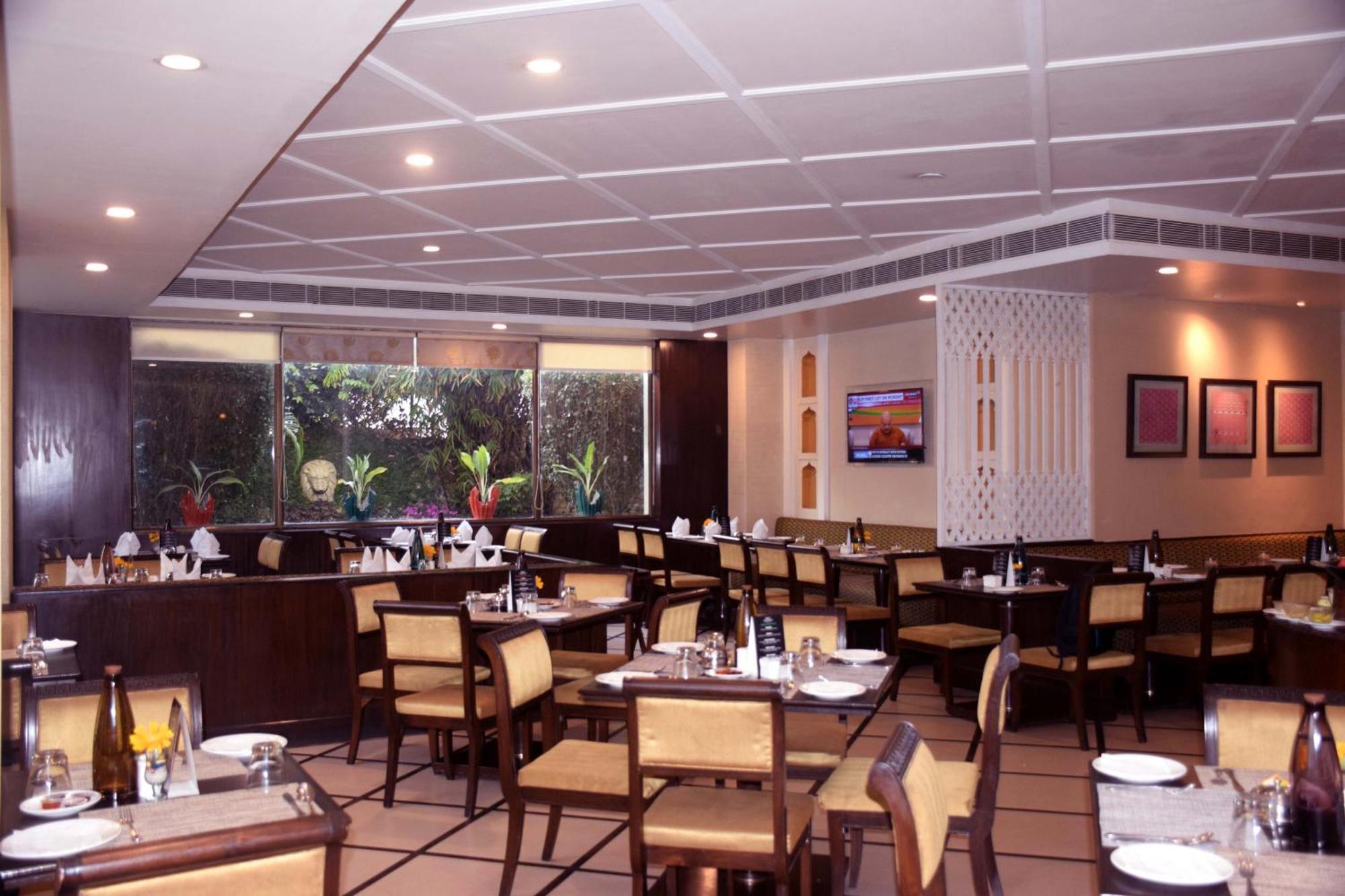 La Place Sarovar Portico Lucknow Zewnętrze zdjęcie